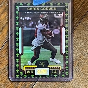 **RARE** 2023 Panini Score Chris Godwin Extraterrestrial card